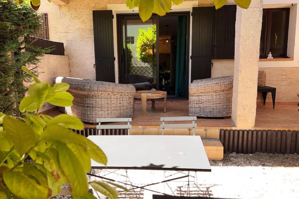 Cocoon'Isle - Jardinet- Jacuzzi Apartman L'Isle-sur-la-Sorgue Kültér fotó
